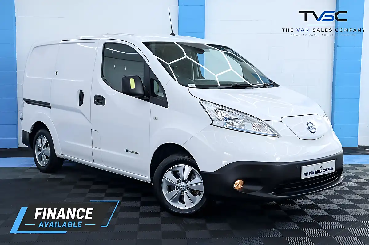 Used 2020 Nissan E-Nv200 Tekna White - Front View