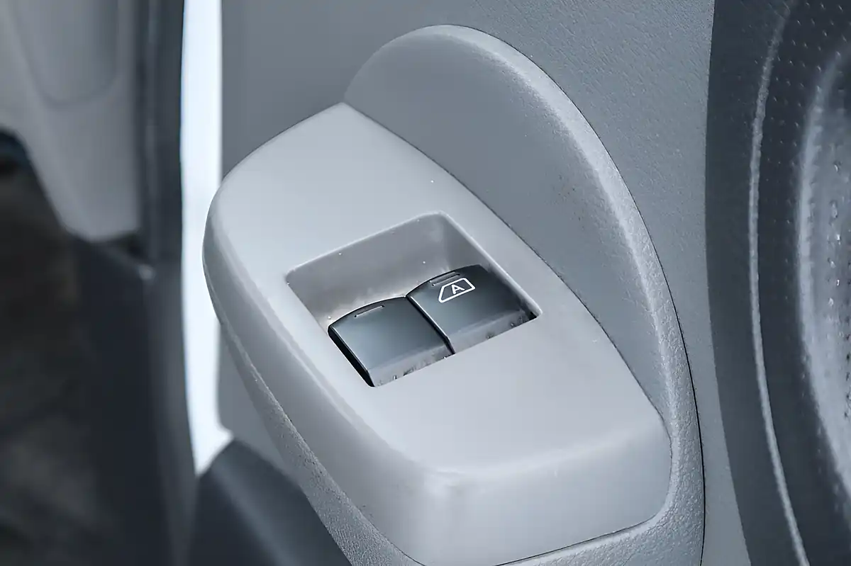 Used 2020 Nissan E-Nv200 Tekna White - Interior and Exterior details 14