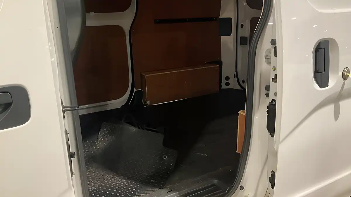Used 2020 Nissan E-NV200 Tekna White - Interior and Exterior details 10