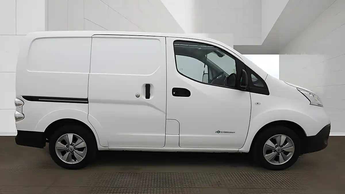 Used 2020 Nissan E-NV200 Tekna White - Interior and Exterior details 6