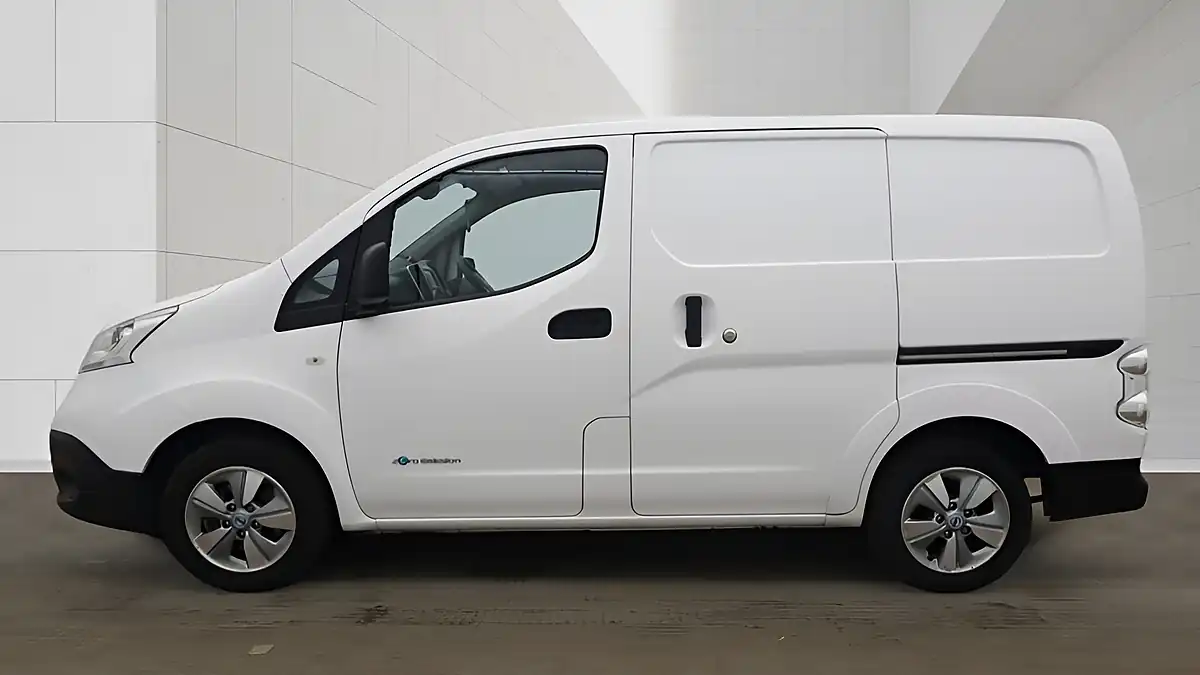 Used 2020 Nissan E-NV200 Tekna White - Interior and Exterior details 8