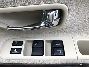 Used 2020 Nissan Elgrand Rider S White - Interior and Exterior details 19