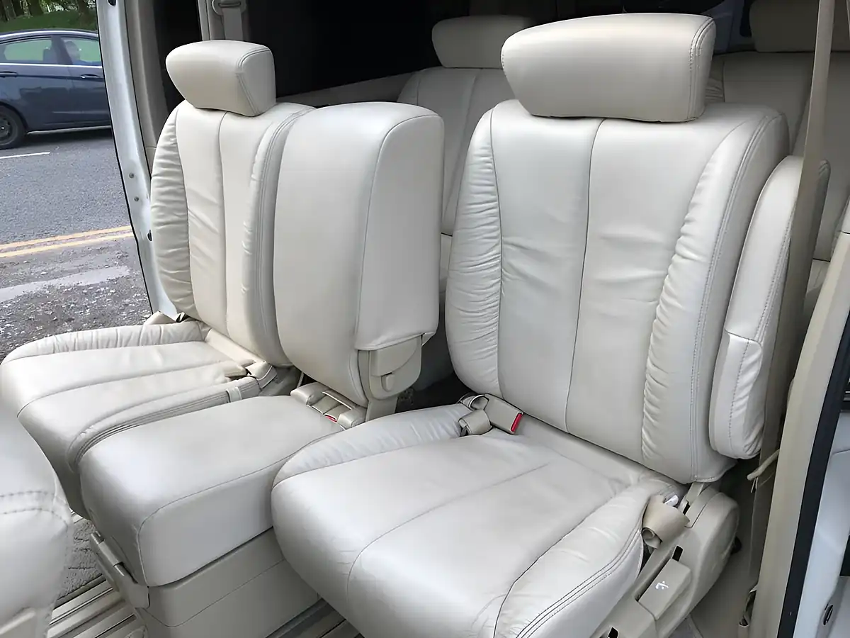 Used 2020 Nissan Elgrand Rider S White - Interior and Exterior details 2