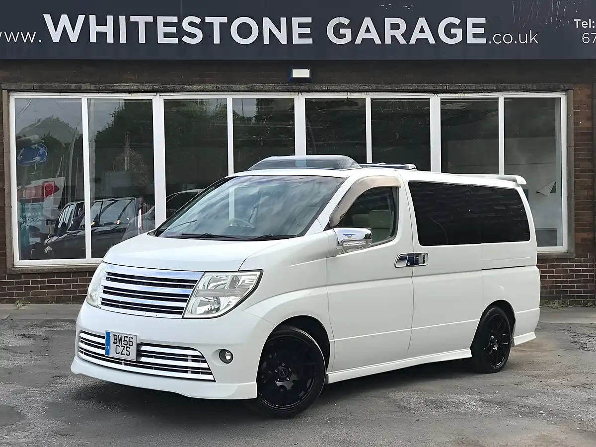 Used 2020 Nissan Elgrand Rider S White - Interior and Exterior details 3