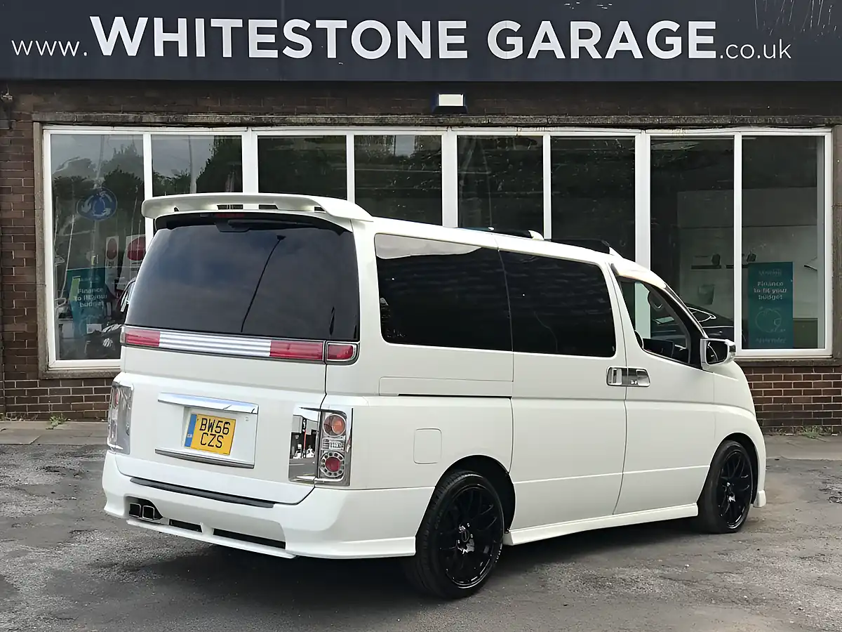 Used 2020 Nissan Elgrand Rider S White - Interior and Exterior details 7