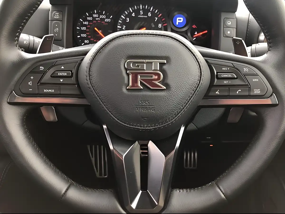 Used 2020 Nissan GT-R Prestige Black - Interior and Exterior details 13