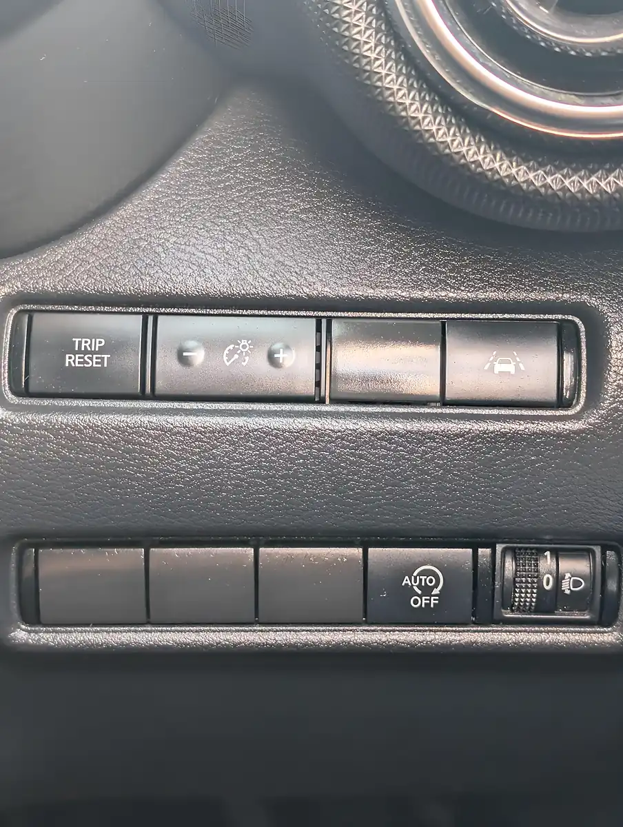 Used 2020 Nissan Juke Acenta - Interior and Exterior details 18