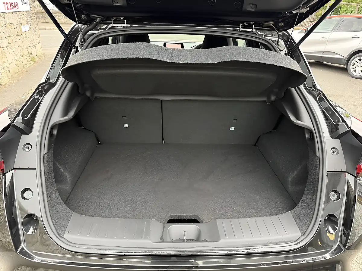 Used 2020 Nissan Juke N-Connecta Black - Interior and Exterior details 15