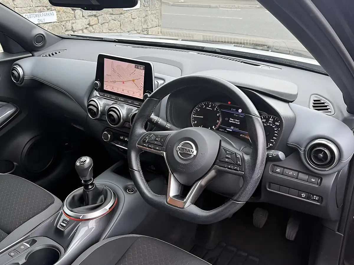 Used 2020 Nissan Juke N-Connecta Black - Interior and Exterior details 6