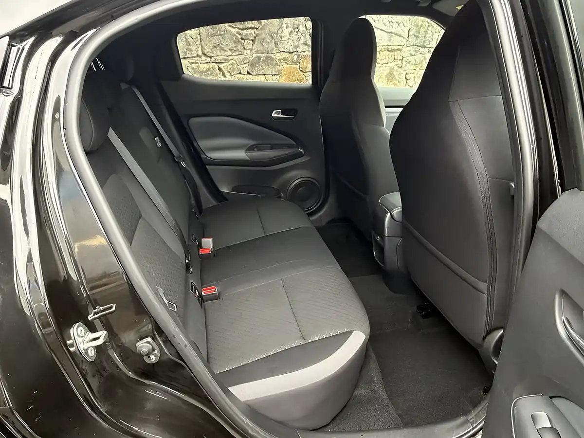 Used 2020 Nissan Juke N-Connecta Black - Interior and Exterior details 7