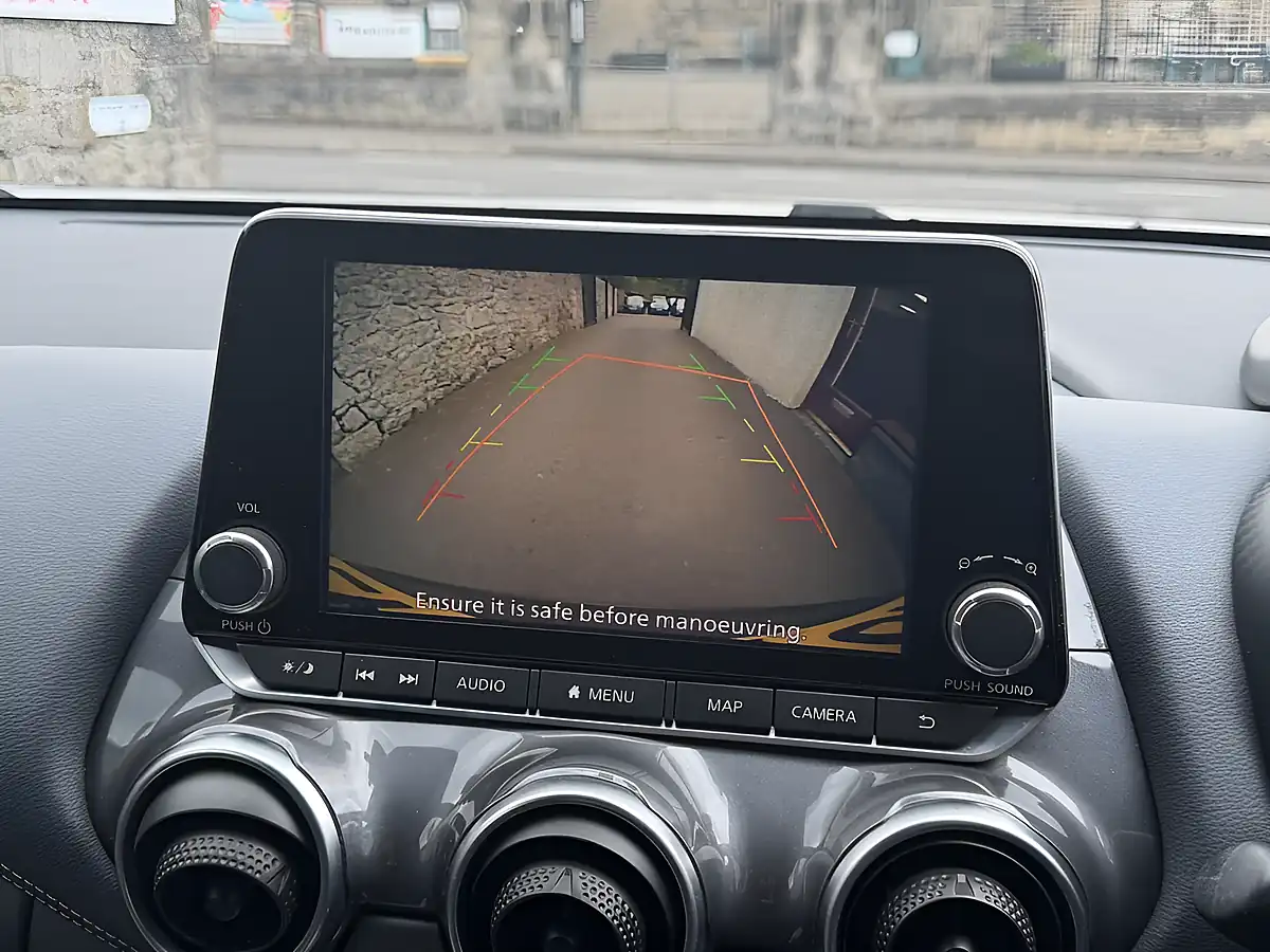 Used 2020 Nissan Juke N-Connecta Black - Interior and Exterior details 8