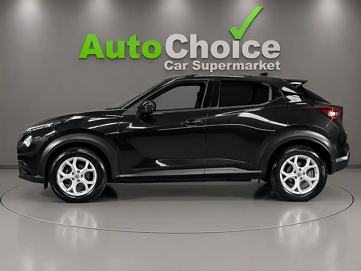 Used 2020 Nissan Juke N-Connecta Black - Interior and Exterior details 4