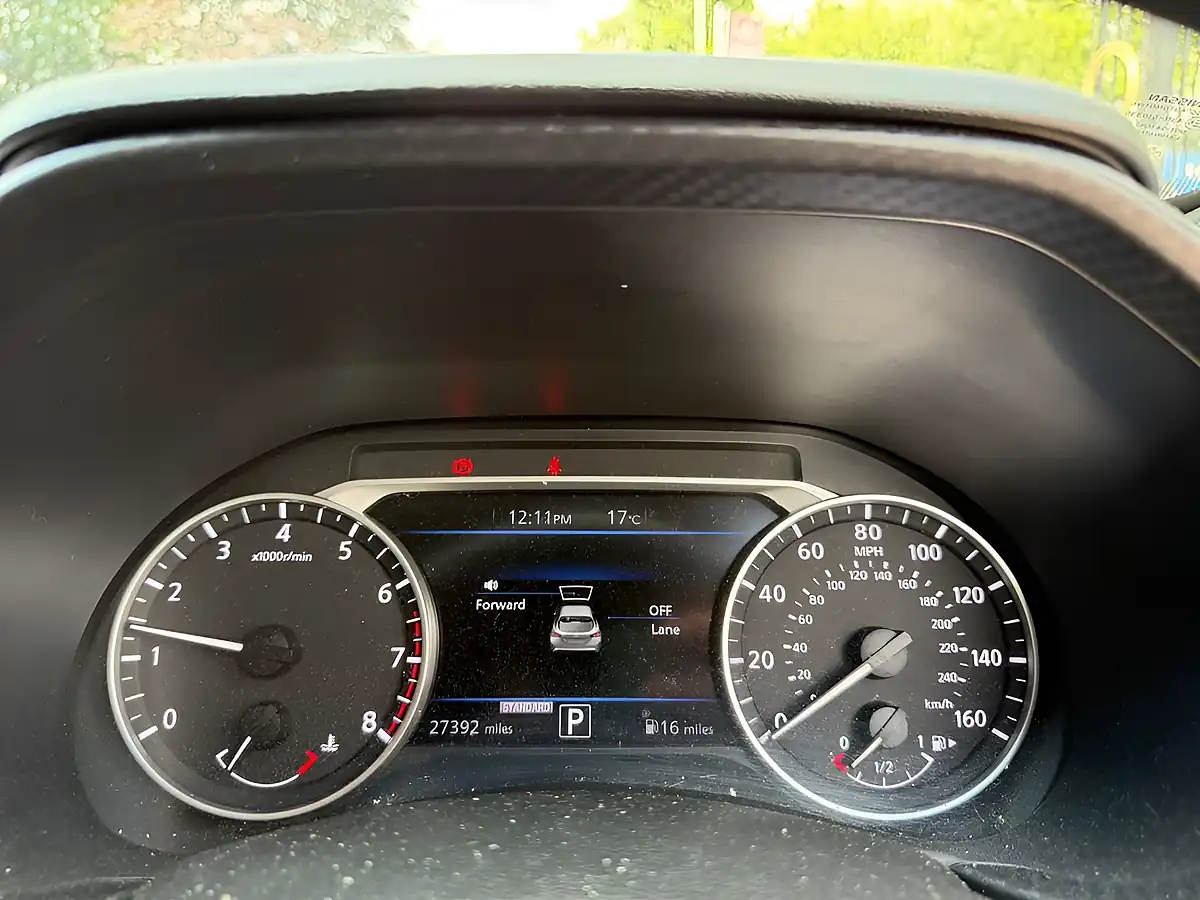 Used 2020 Nissan Juke N-Connecta Black - Interior and Exterior details 13