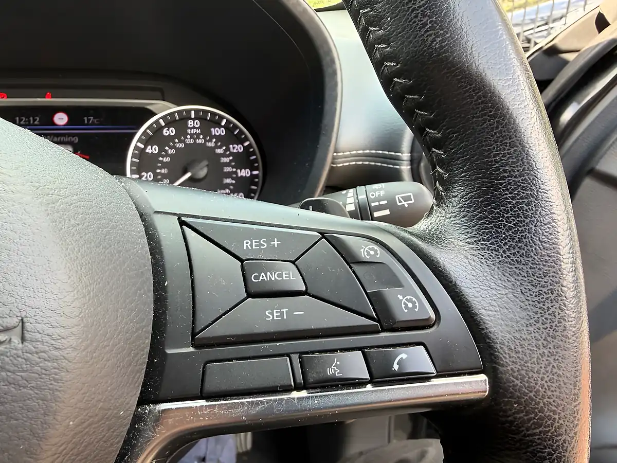 Used 2020 Nissan Juke N-Connecta Black - Interior and Exterior details 18