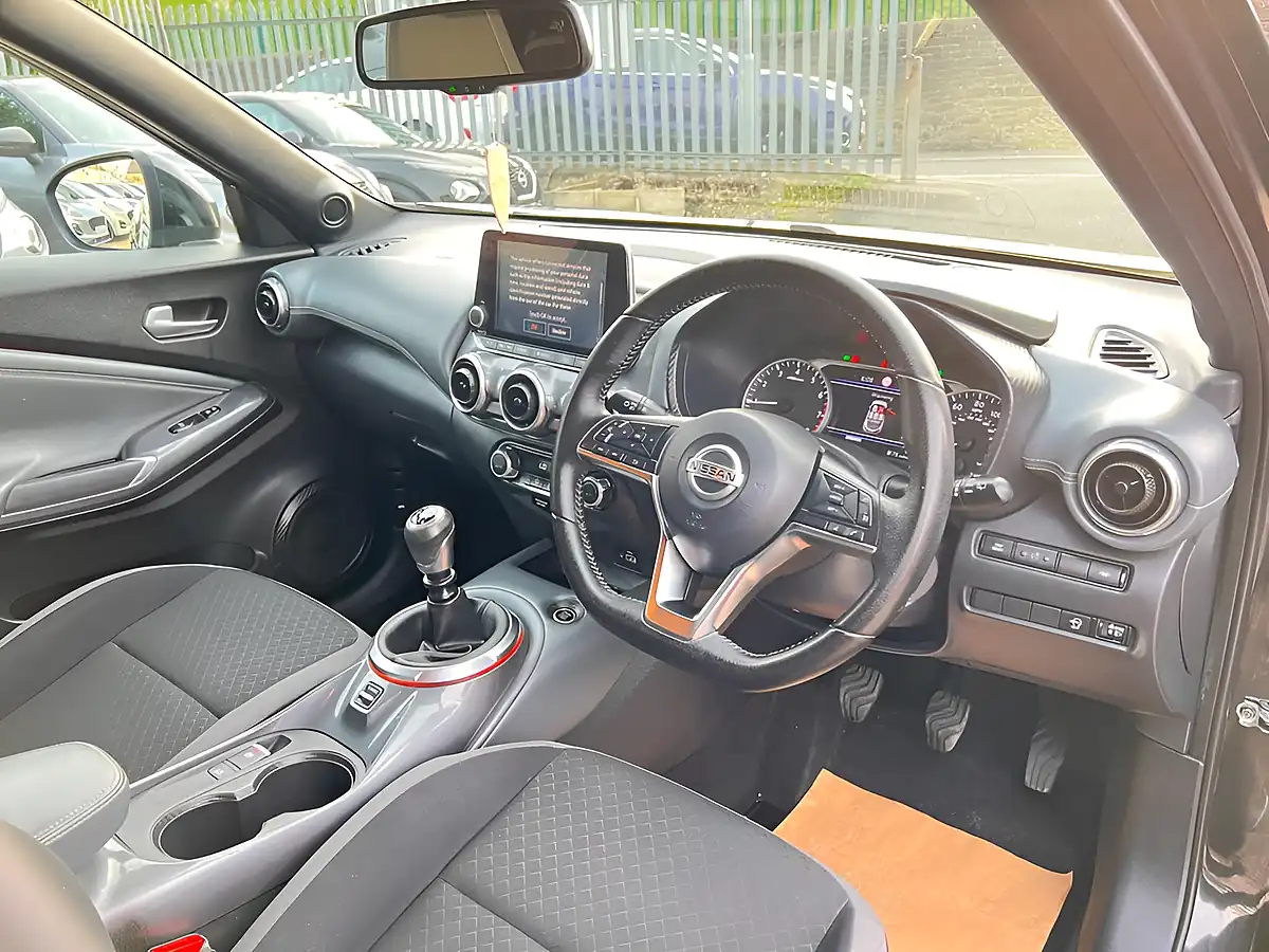 Used 2020 Nissan Juke N-Connecta Black - Interior and Exterior details 11