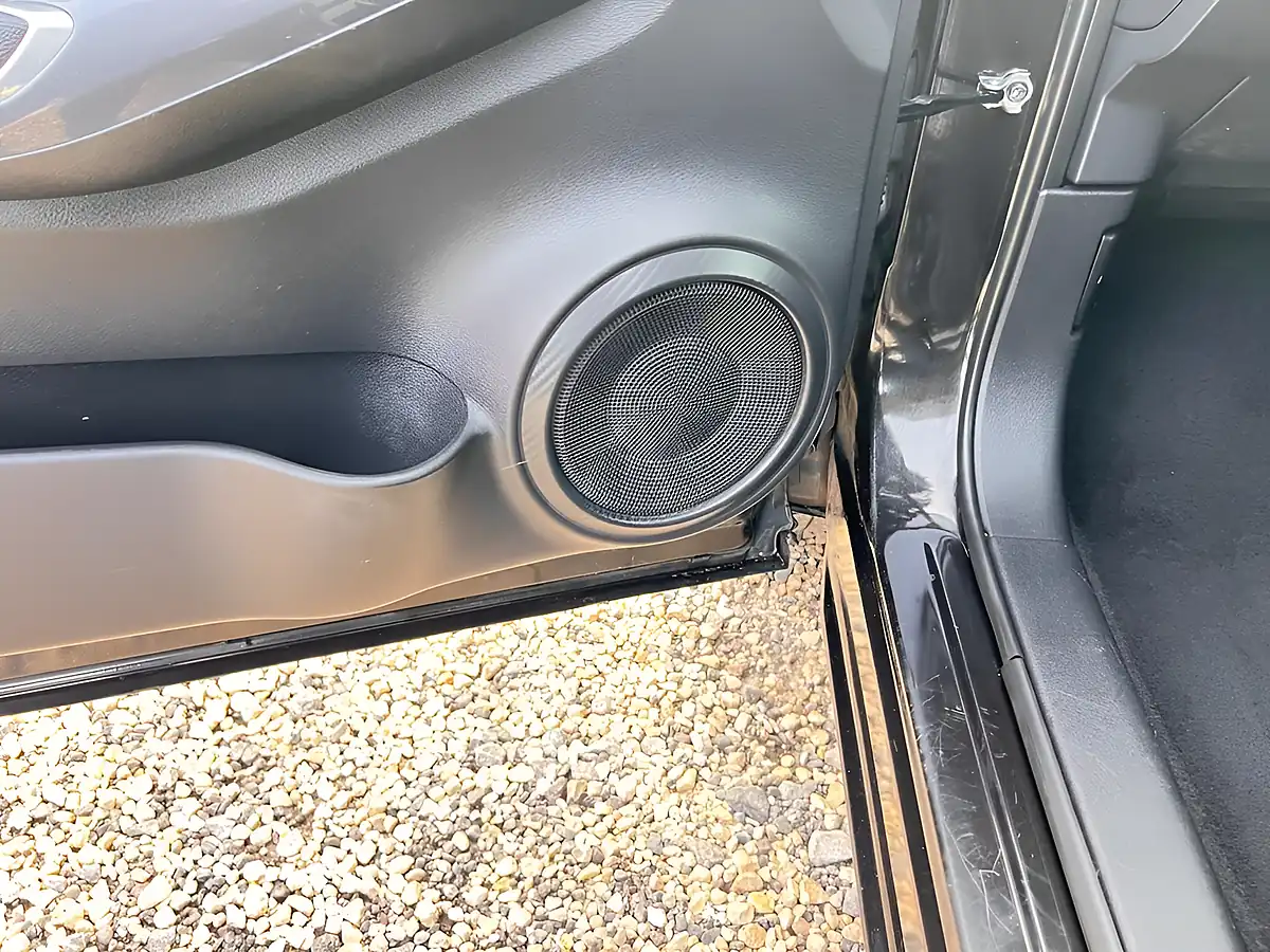 Used 2020 Nissan Juke N-Connecta Black - Interior and Exterior details 18