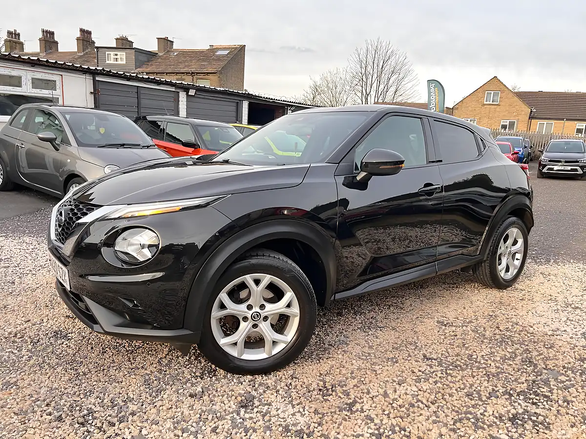 Used 2020 Nissan Juke N-Connecta Black - Interior and Exterior details 3