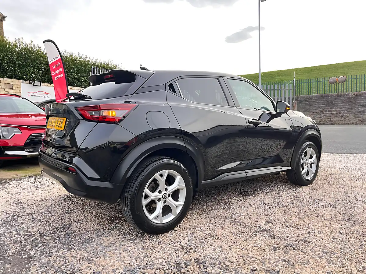 Used 2020 Nissan Juke N-Connecta Black - Interior and Exterior details 8