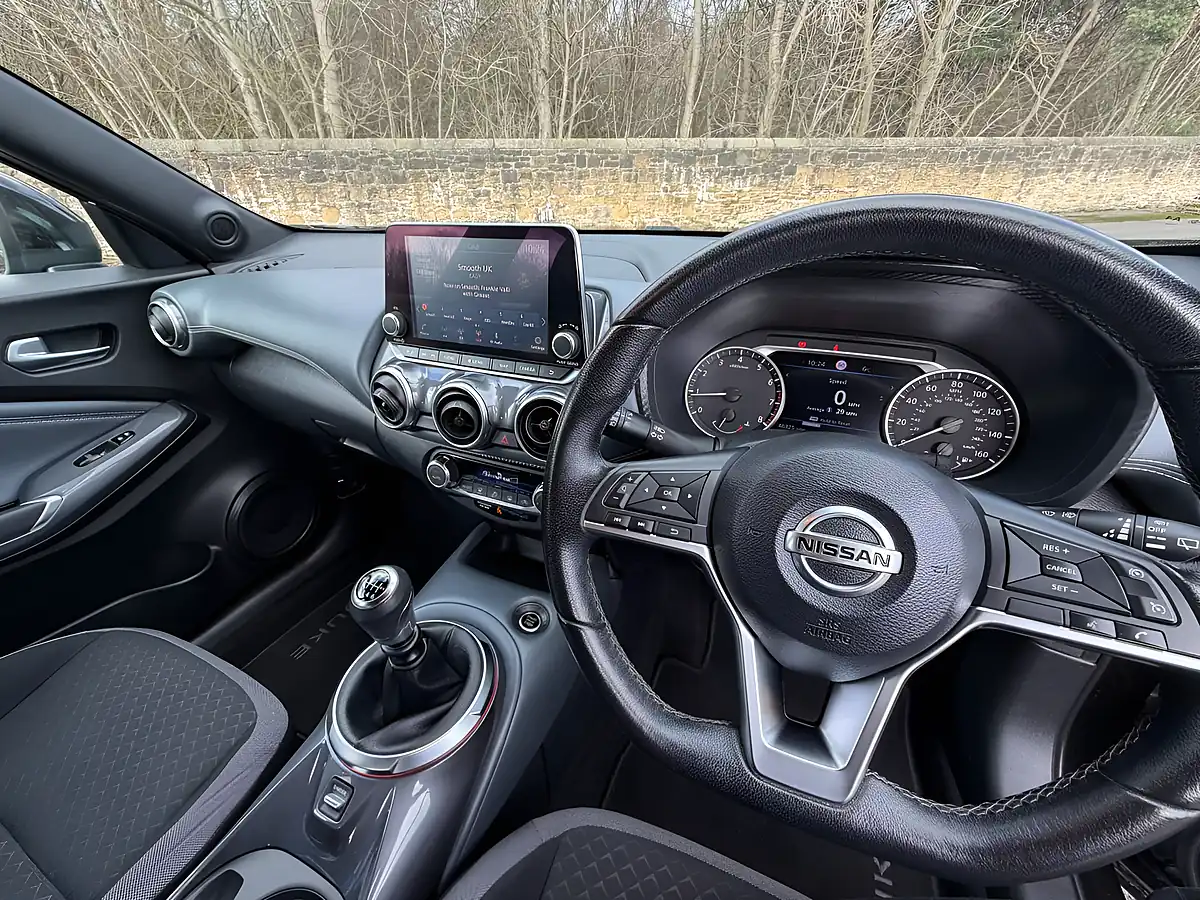 Used 2020 Nissan Juke N-Connecta Black - Interior and Exterior details 16