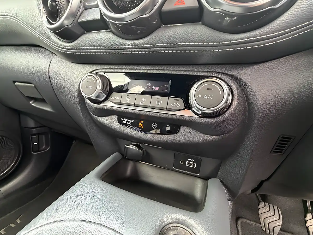 Used 2020 Nissan Juke N-Connecta Black - Interior and Exterior details 18