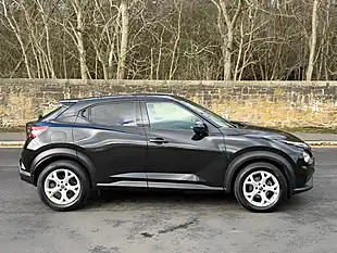 Used 2020 Nissan Juke N-Connecta Black - Interior and Exterior details 7