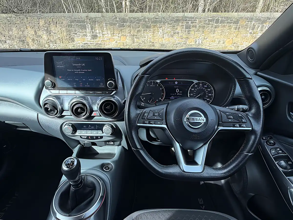 Used 2020 Nissan Juke N-Connecta Black - Interior and Exterior details 8