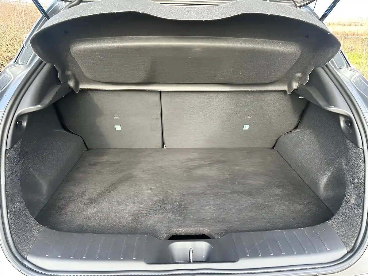 Used 2020 Nissan Juke N-Connecta Grey - Interior and Exterior details 14