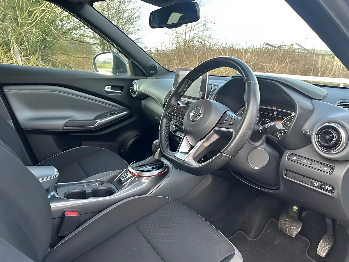 Used 2020 Nissan Juke N-Connecta Grey - Interior and Exterior details 16