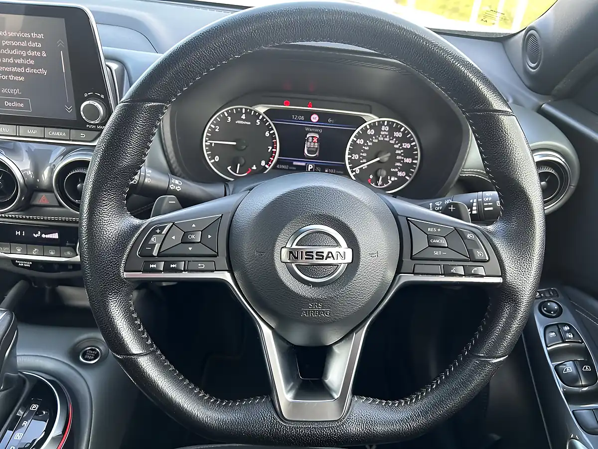 Used 2020 Nissan Juke N-Connecta Grey - Interior and Exterior details 17