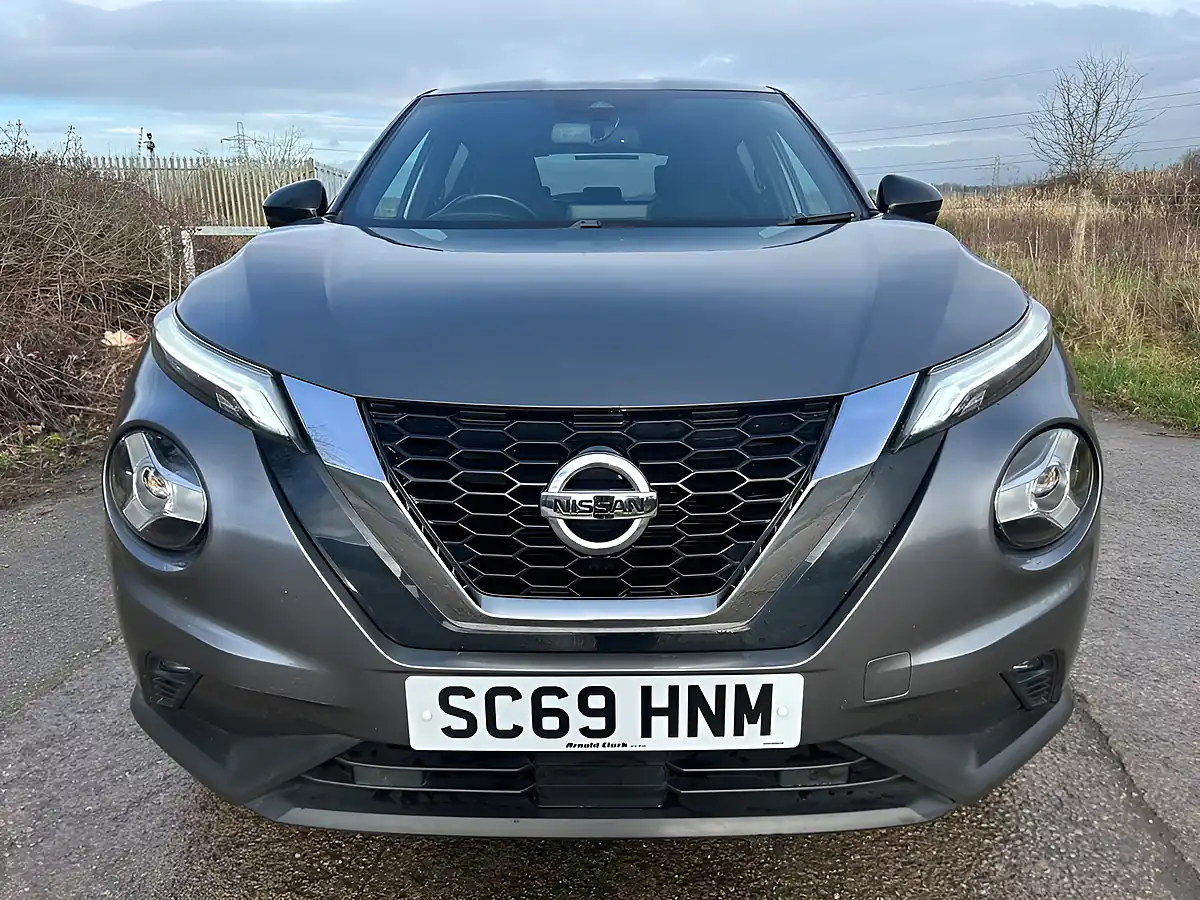 Used 2020 Nissan Juke N-Connecta Grey - Interior and Exterior details 8