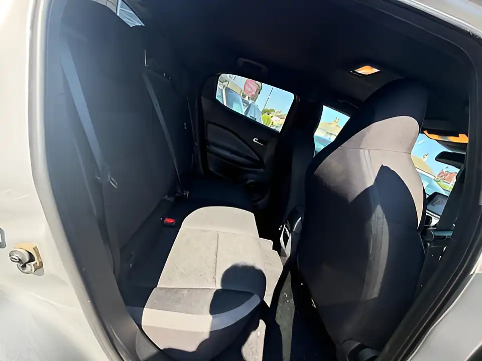 Used 2020 Nissan Juke N-Connecta Silver - Interior and Exterior details 10