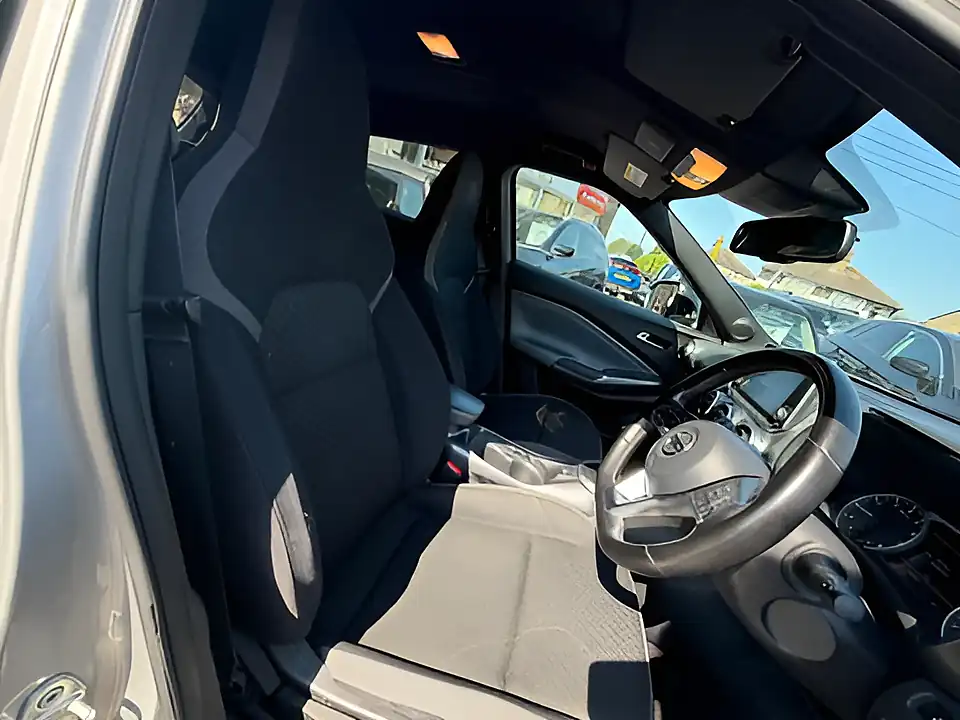 Used 2020 Nissan Juke N-Connecta Silver - Interior and Exterior details 8
