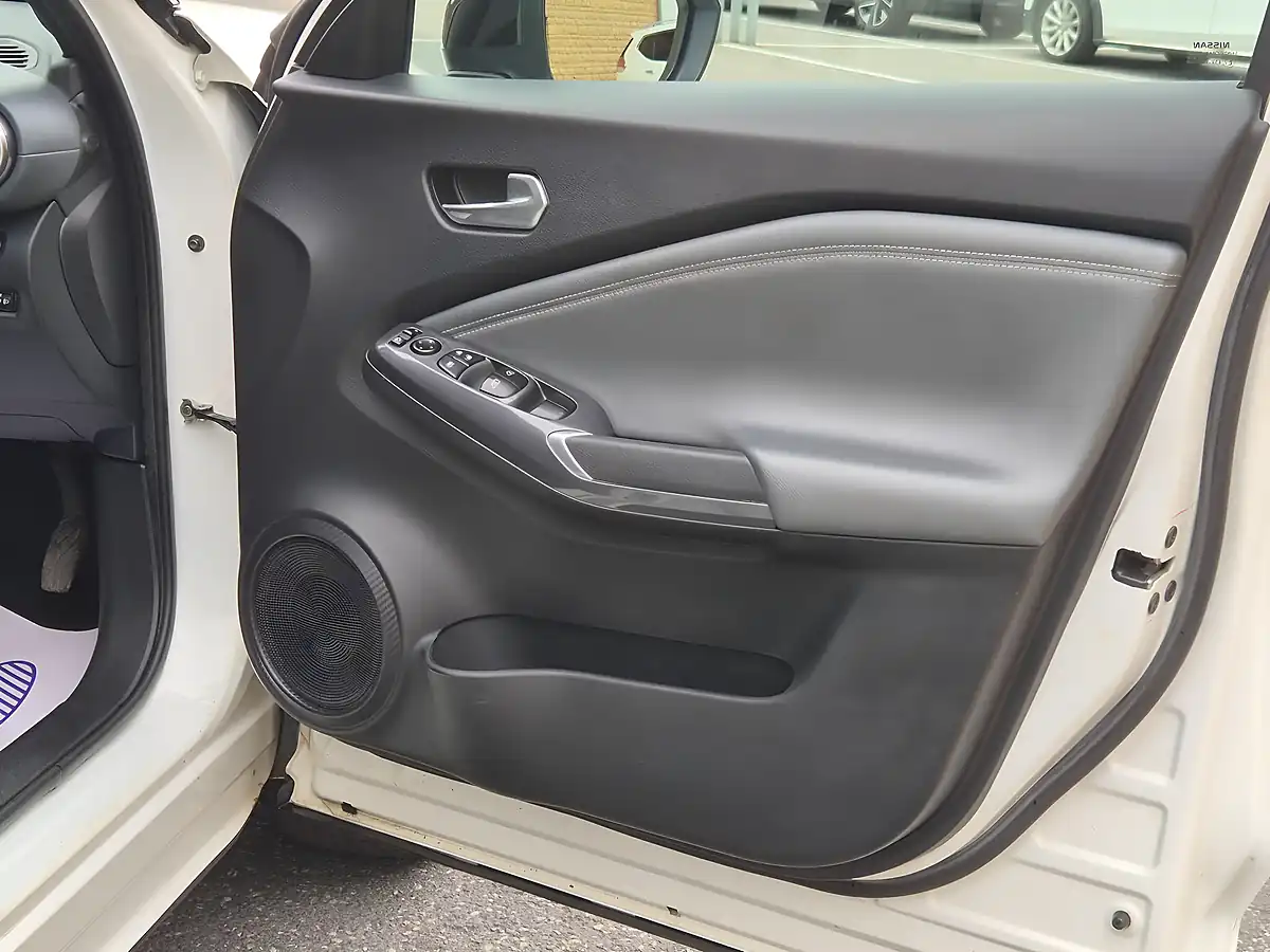 Used 2020 Nissan Juke N-Connecta White - Interior and Exterior details 10