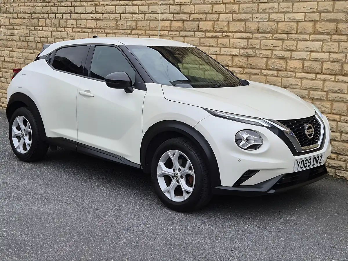 Used 2020 Nissan Juke N-Connecta White - Interior and Exterior details 11