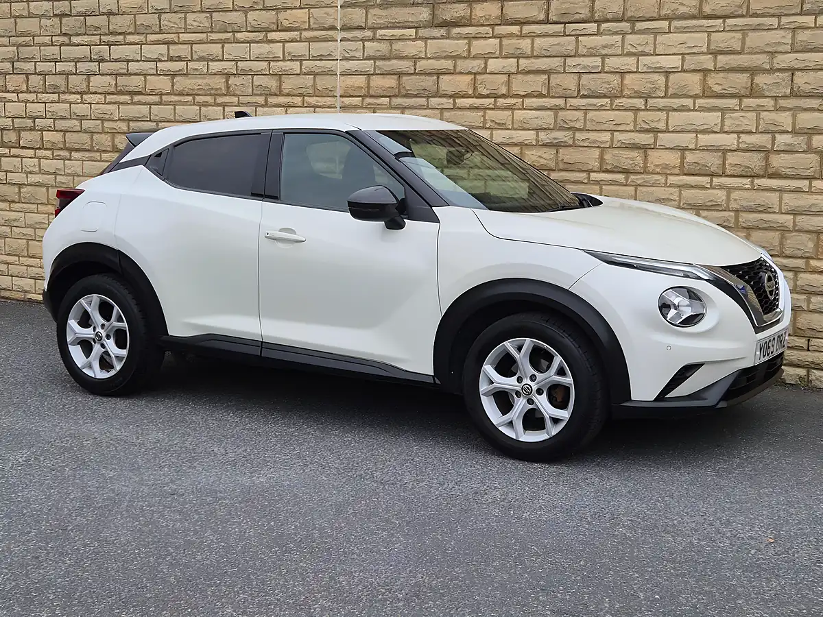 Used 2020 Nissan Juke N-Connecta White - Interior and Exterior details 13
