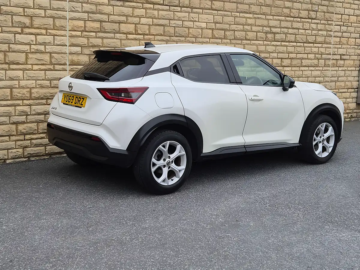 Used 2020 Nissan Juke N-Connecta White - Interior and Exterior details 18