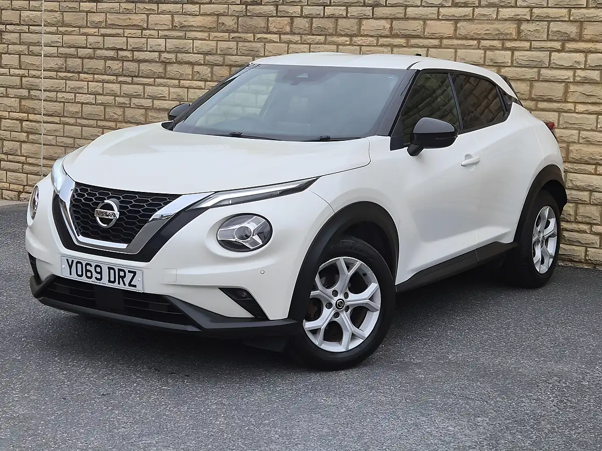 Used 2020 Nissan Juke N-Connecta White - Interior and Exterior details 3