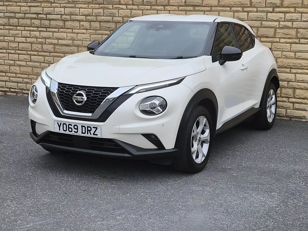 Used 2020 Nissan Juke N-Connecta White - Interior and Exterior details 4
