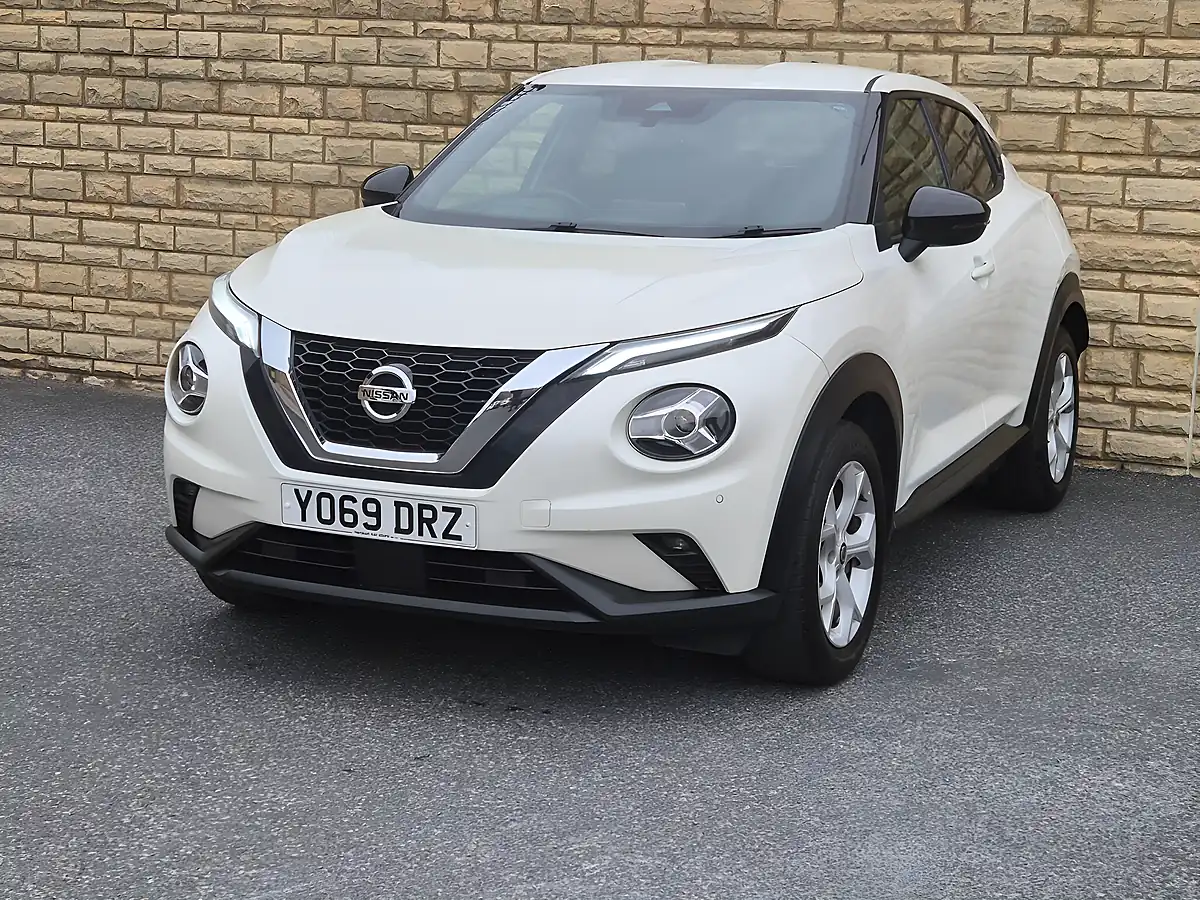 Used 2020 Nissan Juke N-Connecta White - Interior and Exterior details 5
