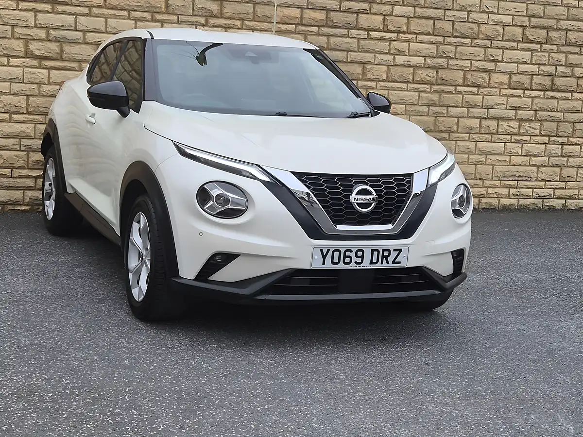 Used 2020 Nissan Juke N-Connecta White - Interior and Exterior details 8