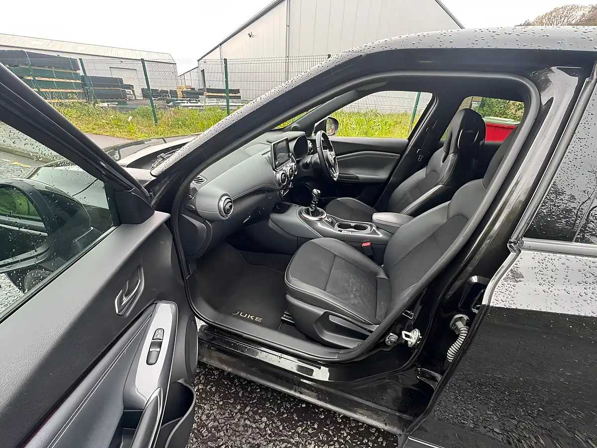 Used 2020 Nissan Juke Tekna Black - Interior and Exterior details 16