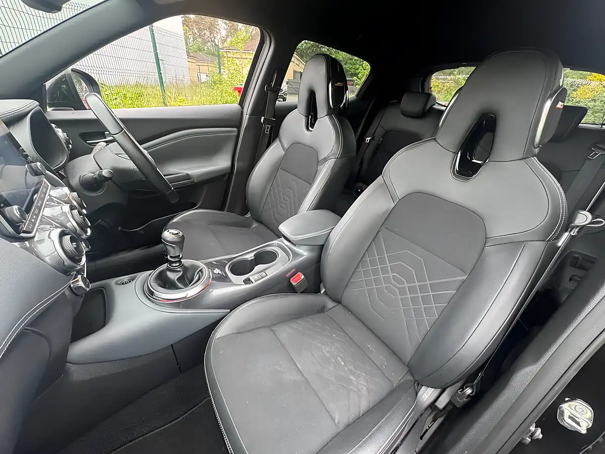 Used 2020 Nissan Juke Tekna Black - Interior and Exterior details 17