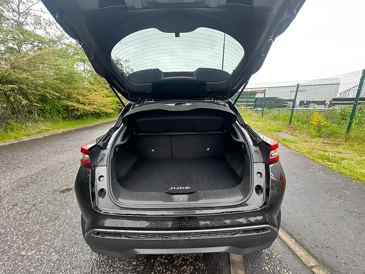 Used 2020 Nissan Juke Tekna Black - Interior and Exterior details 8