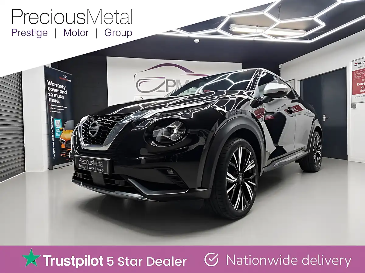Used 2020 Nissan Juke Tekna+ Black - Front View
