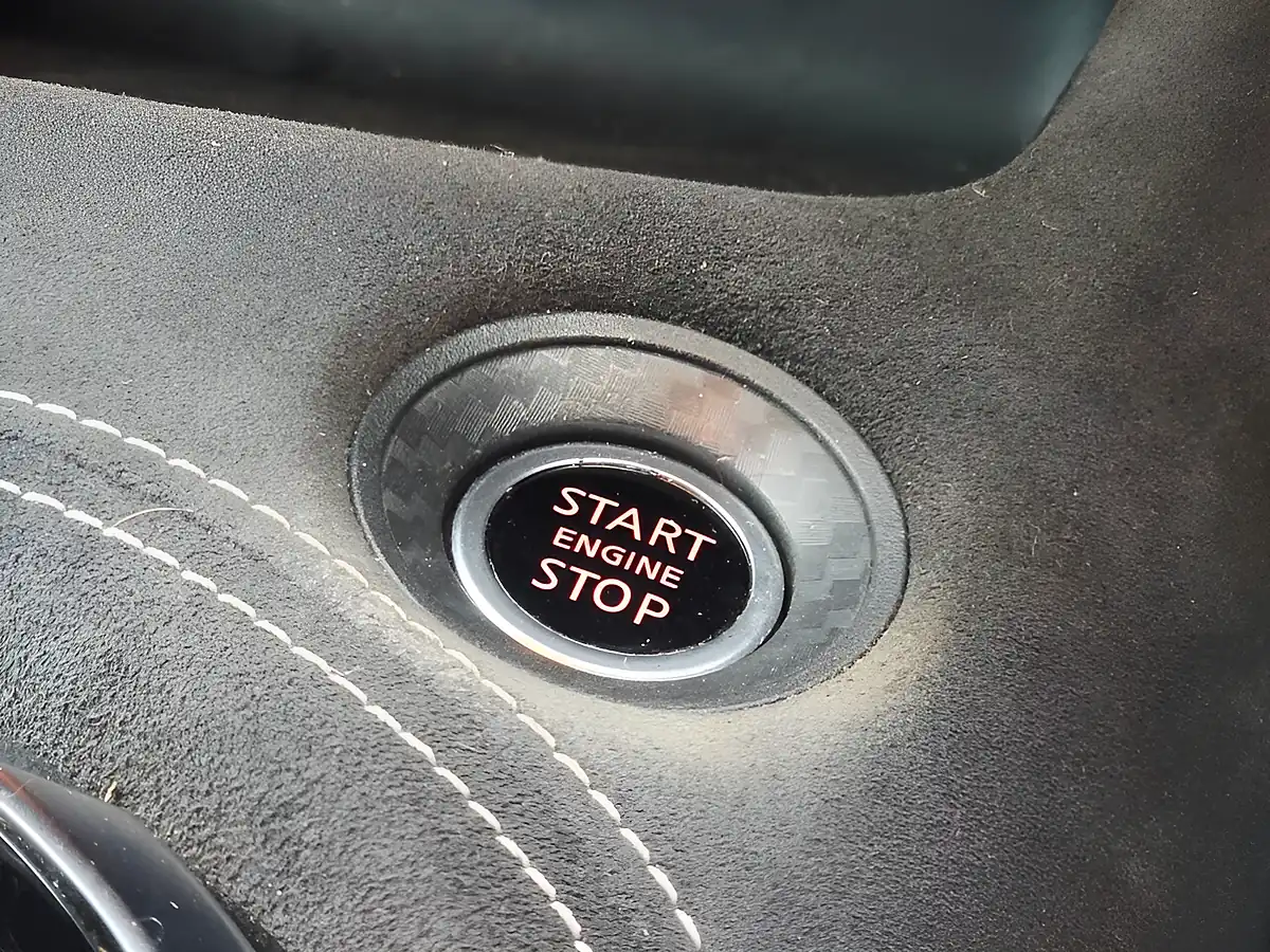 Used 2020 Nissan Juke Tekna+ Black - Interior and Exterior details 15