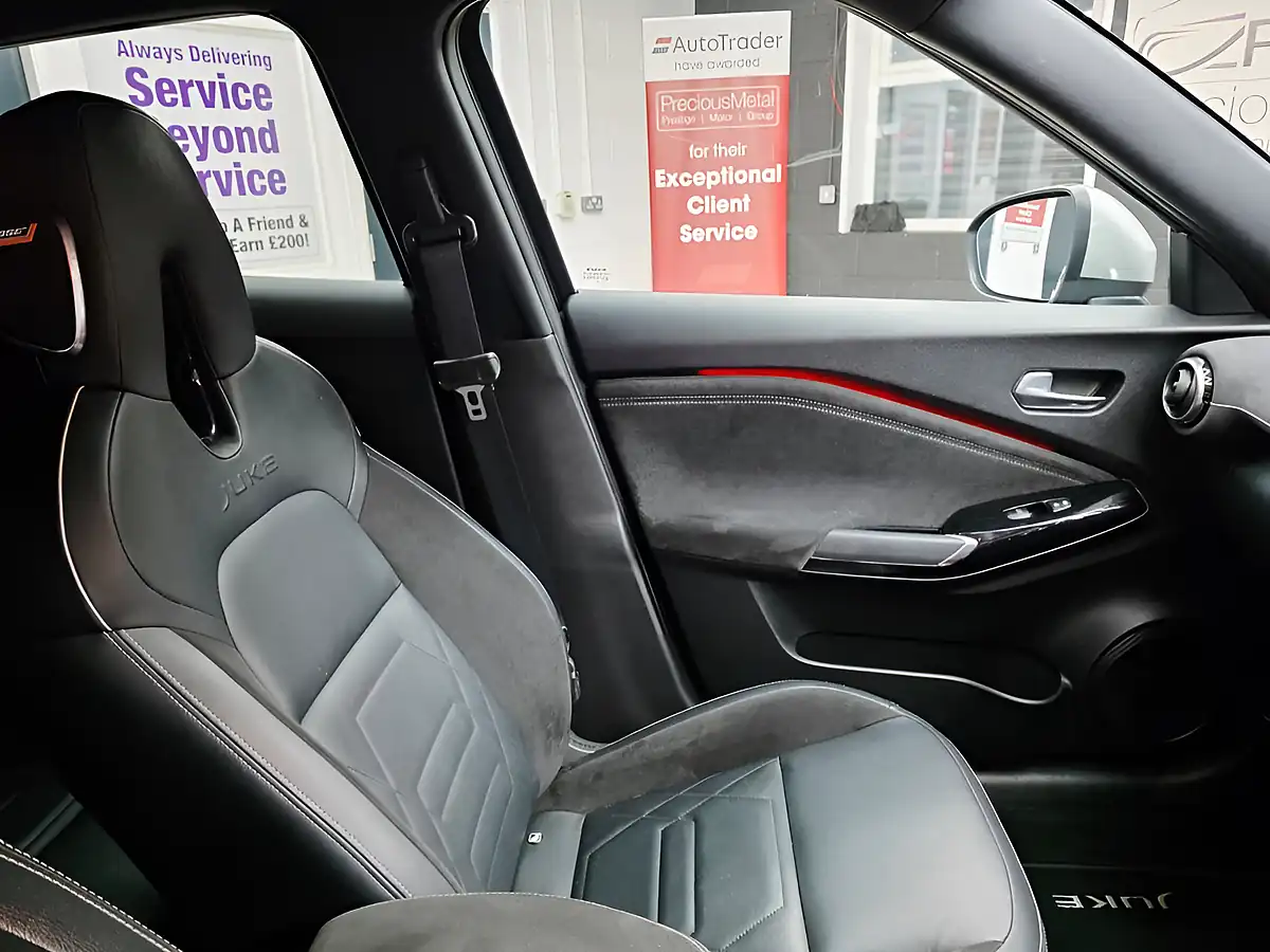 Used 2020 Nissan Juke Tekna+ Black - Interior and Exterior details 18