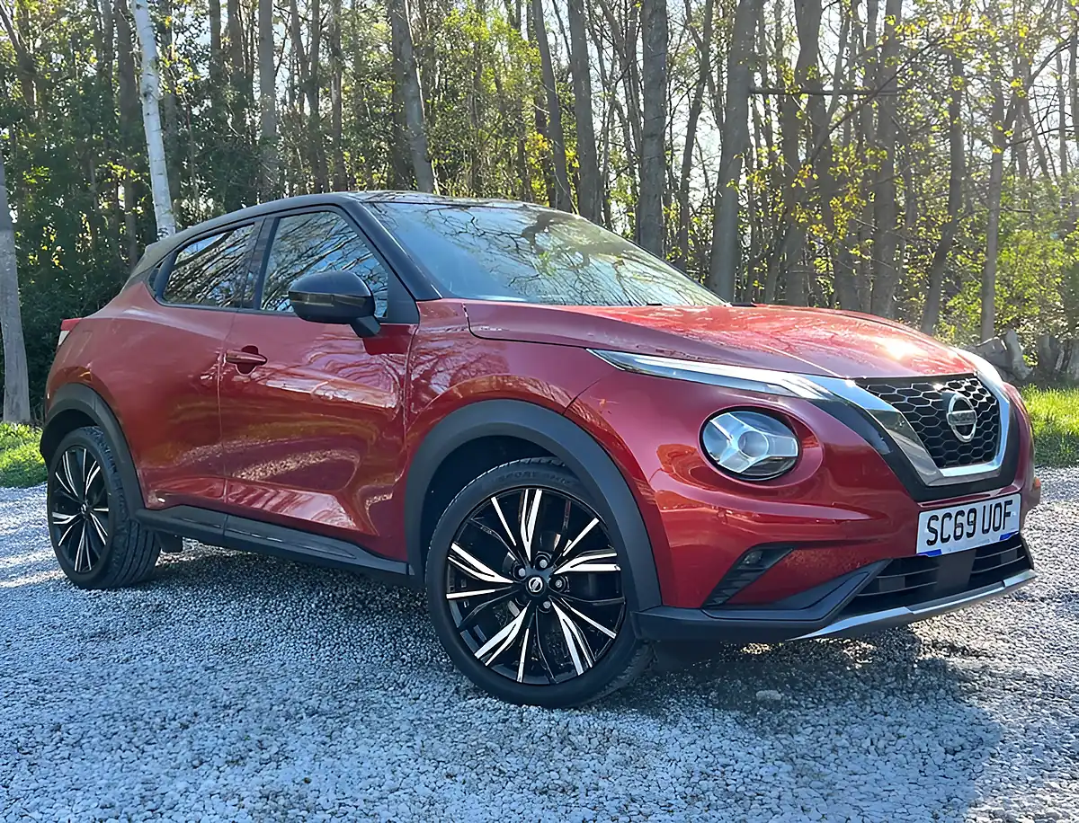 Used 2020 Nissan Juke Tekna+ Burgundy With Pearl Black Roof - Front View