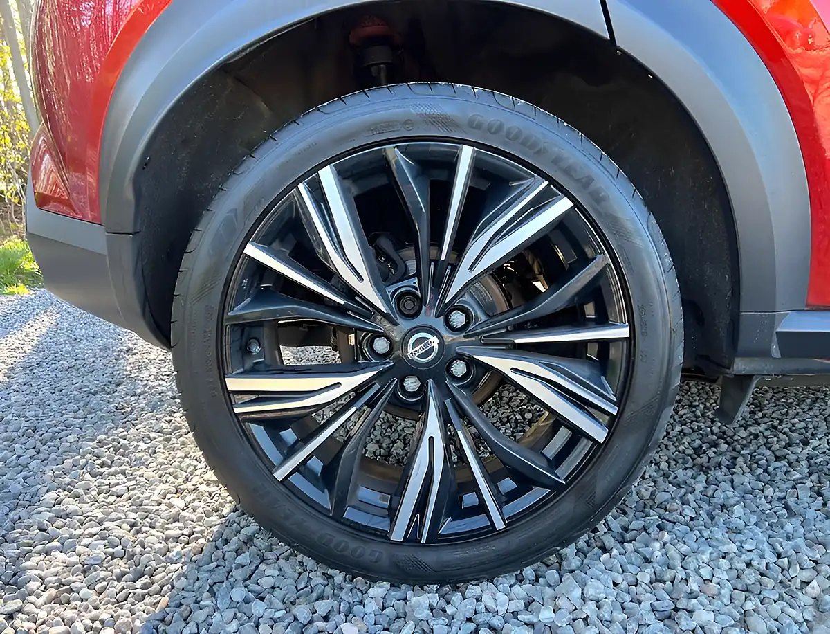 Used 2020 Nissan Juke Tekna+ Burgundy With Pearl Black Roof - Interior and Exterior details 10