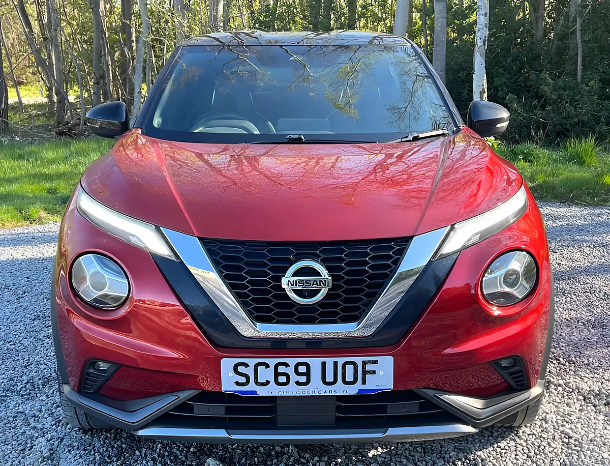 Used 2020 Nissan Juke Tekna+ Burgundy With Pearl Black Roof - Interior and Exterior details 8