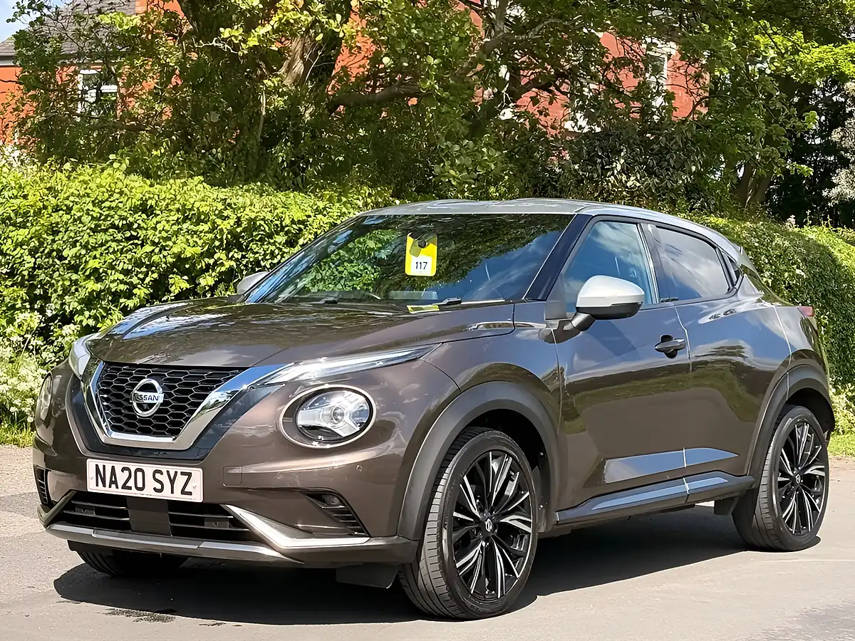 Used 2020 Nissan Juke Tekna+ Chestnut Bronze - Interior and Exterior details 4